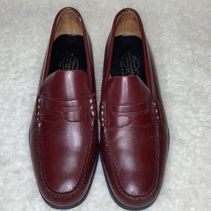 The Florsheim shoe size 10 D